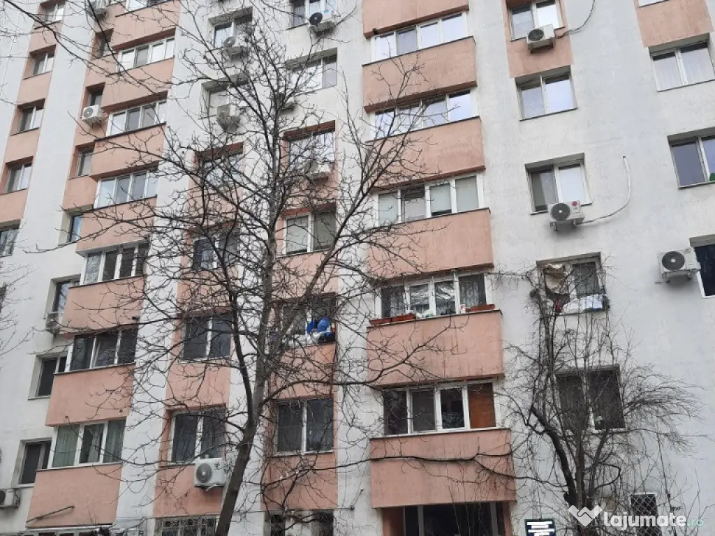 Vând apartament 3 cam, dec, 69 mp, bloc 1981, reabilitat, Gorjului