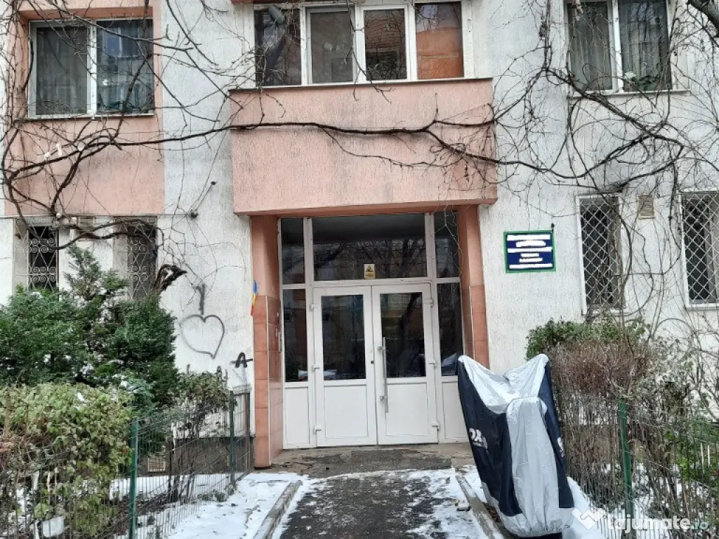 Vând apartament 3 cam, dec, 69 mp, bloc 1981, reabilitat, Gorjului