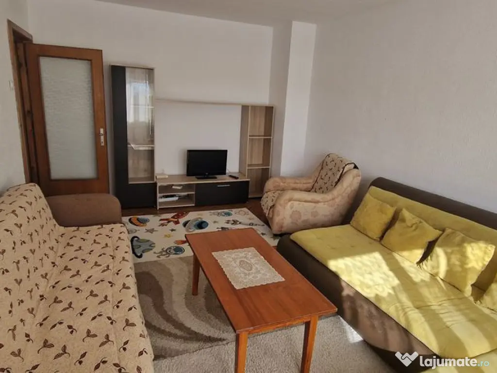 Doua camere decomandate stadionul Portul.