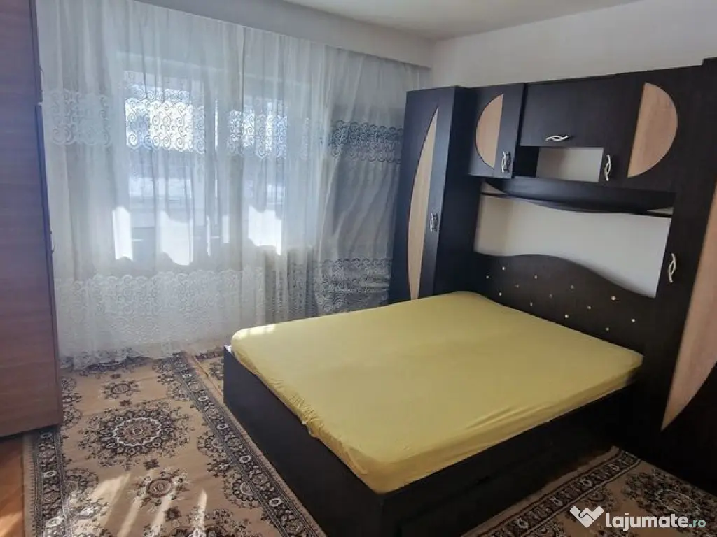 Doua camere decomandate stadionul Portul.