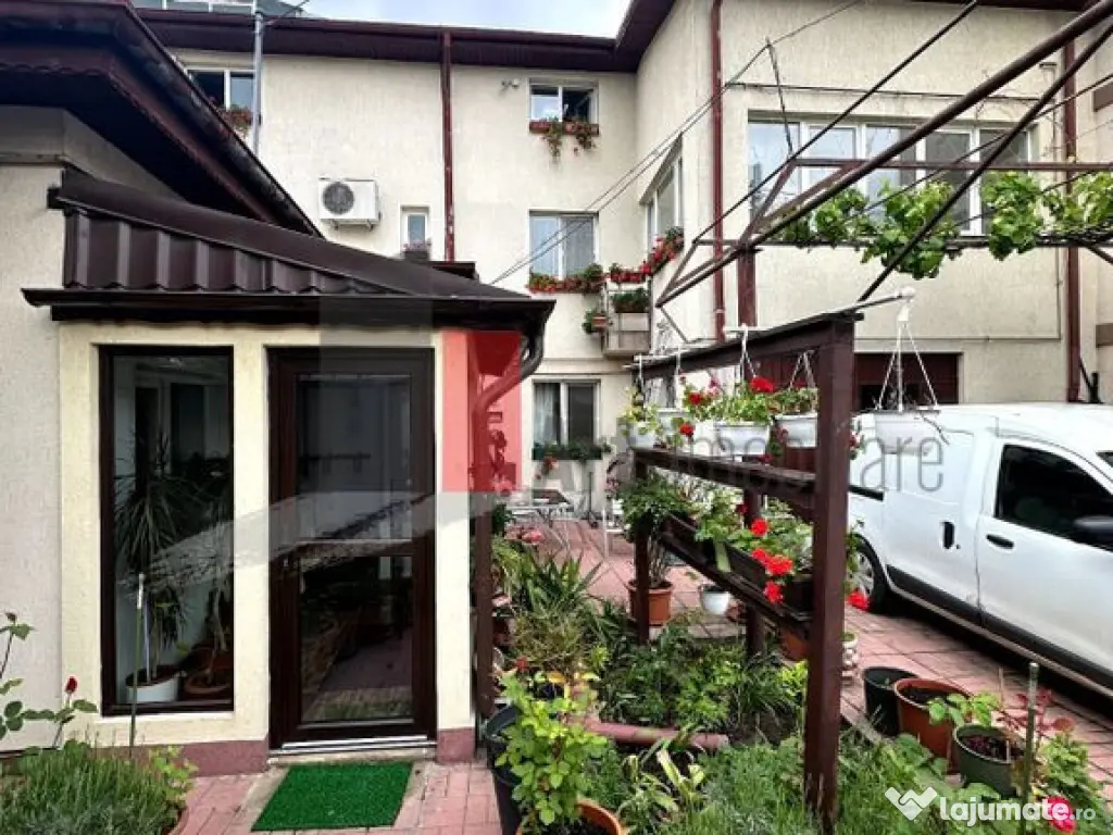 Casă individuală de vânzare – Dămăroaia, Sector 1,... 