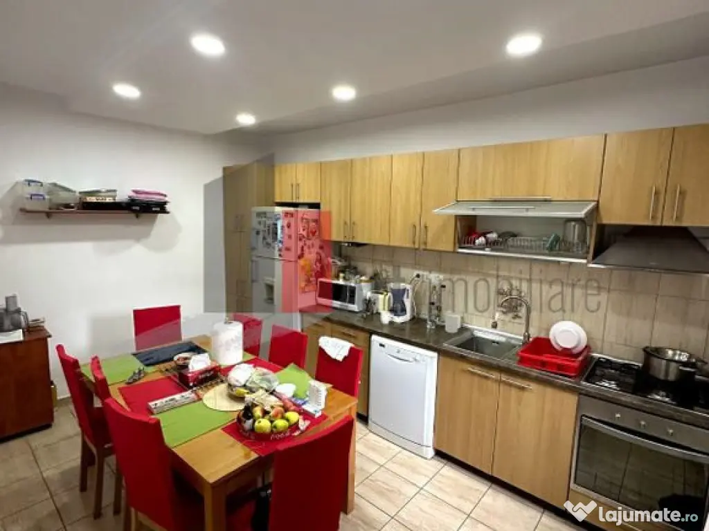 Casă individuală de vânzare – Dămăroaia, Sector 1,... 