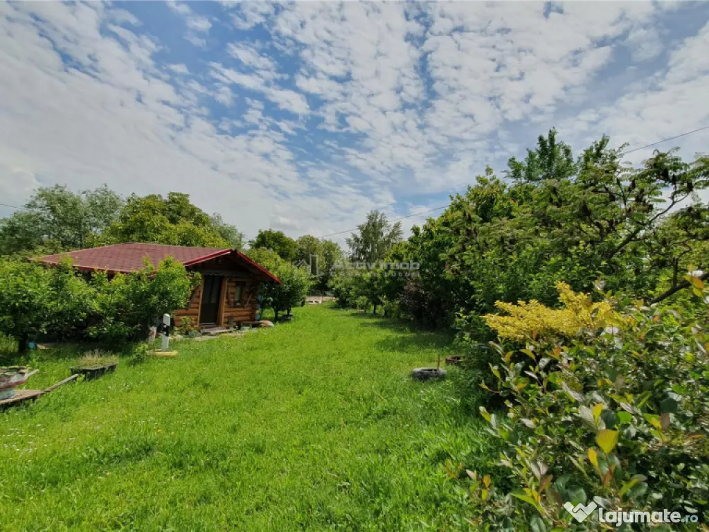 Teren intravilan - 2400 mp - 3 cabane din lemn modulare - Li 