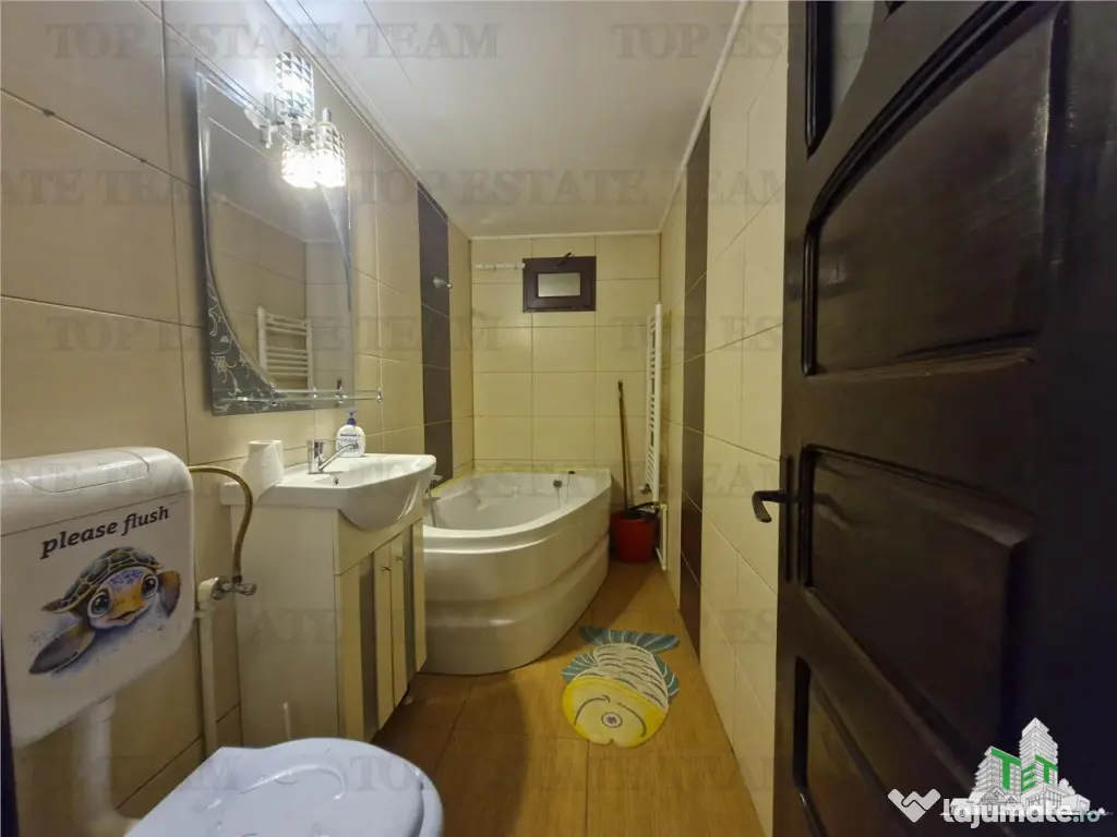 Apartament 2 camere, spatios, zona Primo 