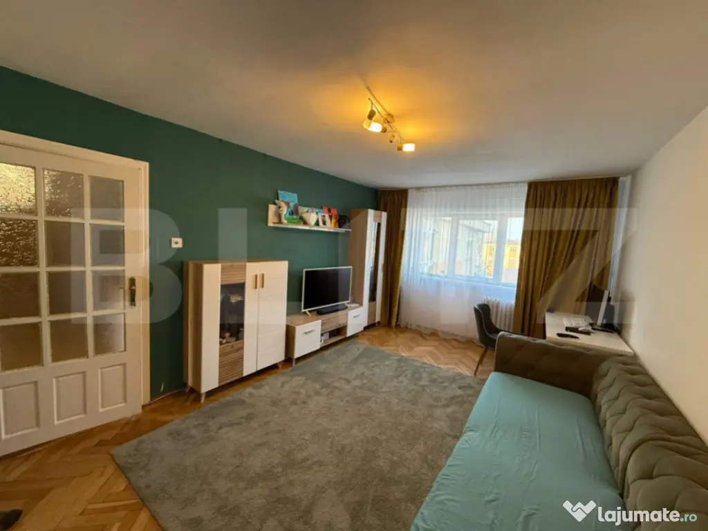 Apartament 3 camere decomandat, 65 mp, zona Guliver 