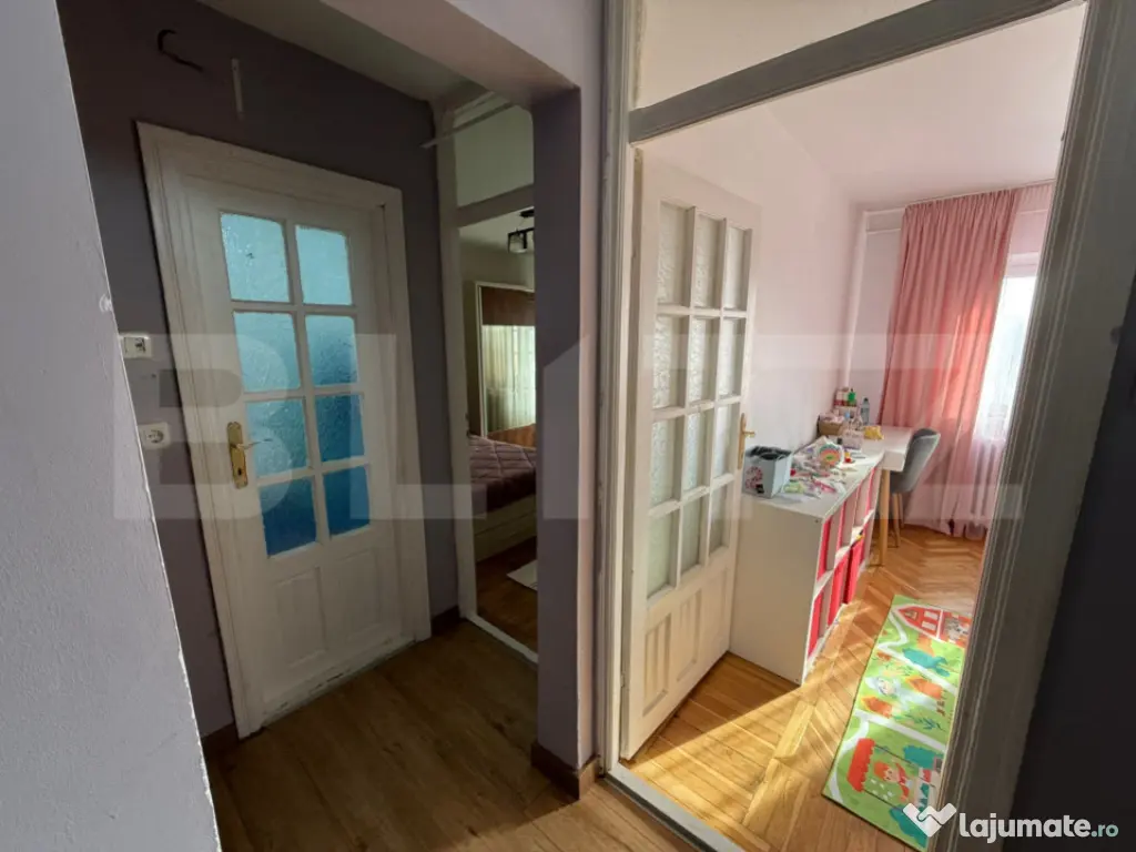 Apartament 3 camere decomandat, 65 mp, zona Guliver 