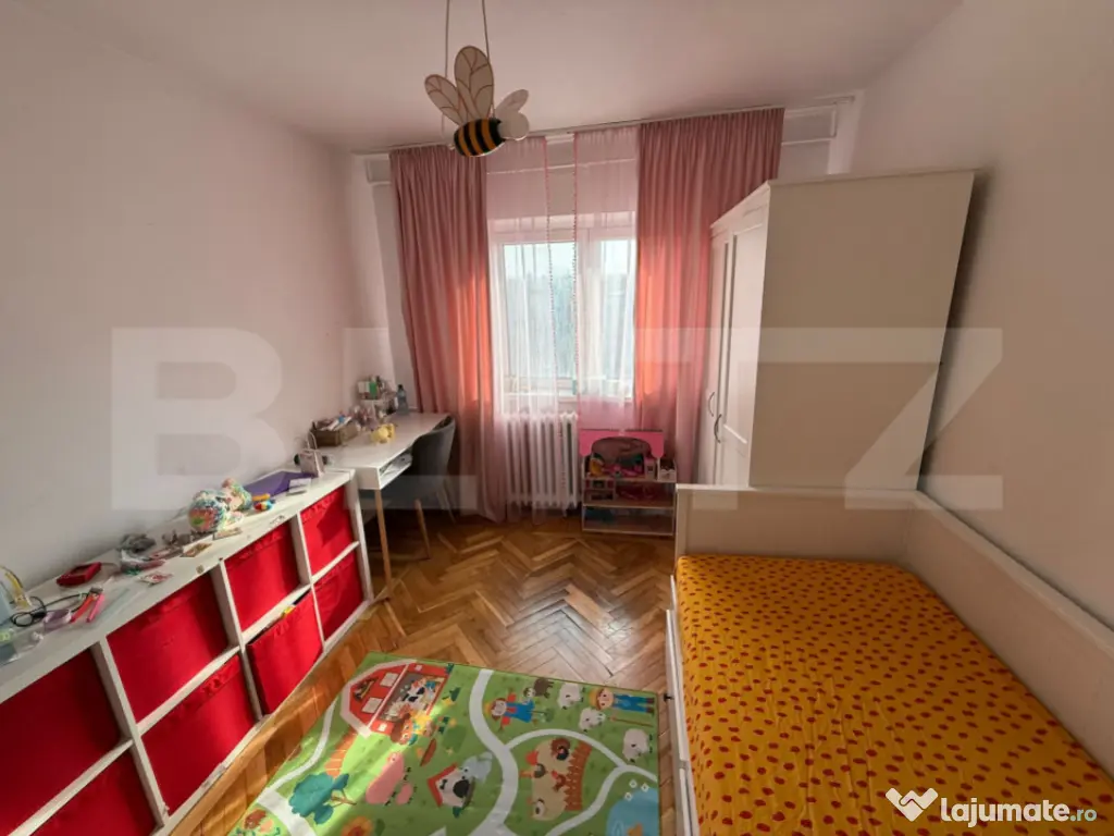 Apartament 3 camere decomandat, 65 mp, zona Guliver 