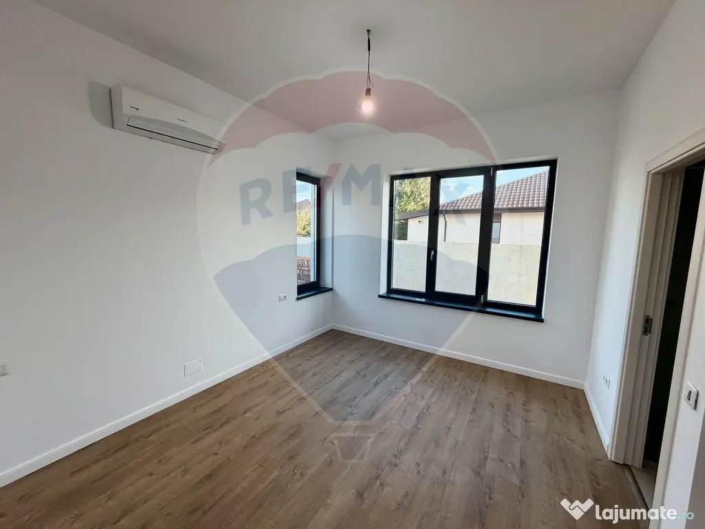 Casă / Vilă cu 4 camere de vânzare în zona Dedeman 