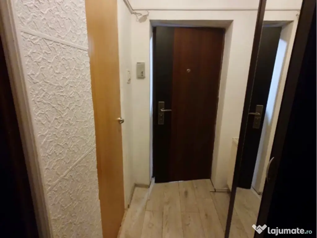 Garsonieră de închiriat