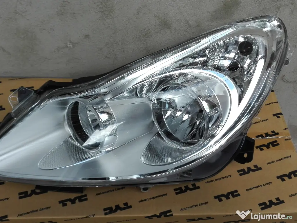 Far Opel Corsa D stanga NOU 