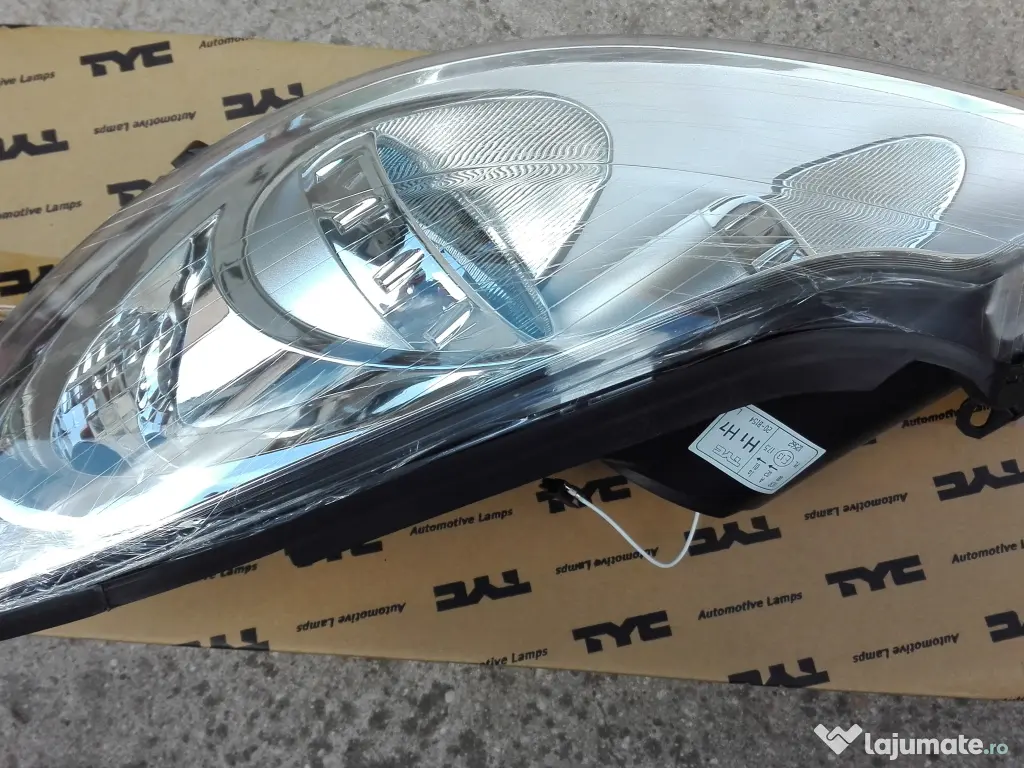 Far Opel Corsa D stanga NOU 