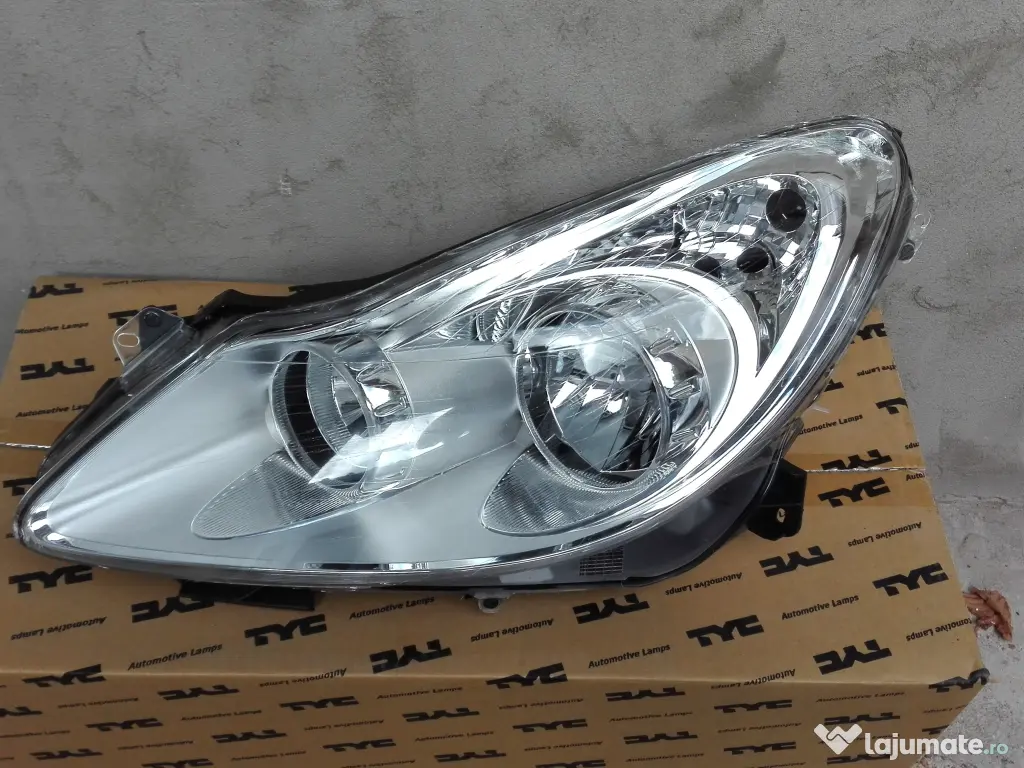 Far Opel Corsa D stanga NOU 
