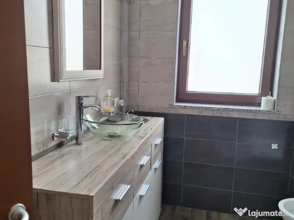 Inchiriez apartament 2 camere Buna Ziua cu parcare 