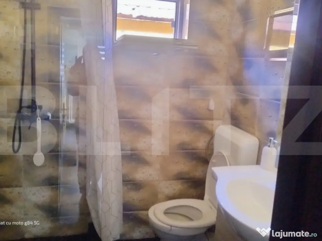 Casă cochetă 3 camere ,90 mp ,300 mp teren.Zonă liniști 