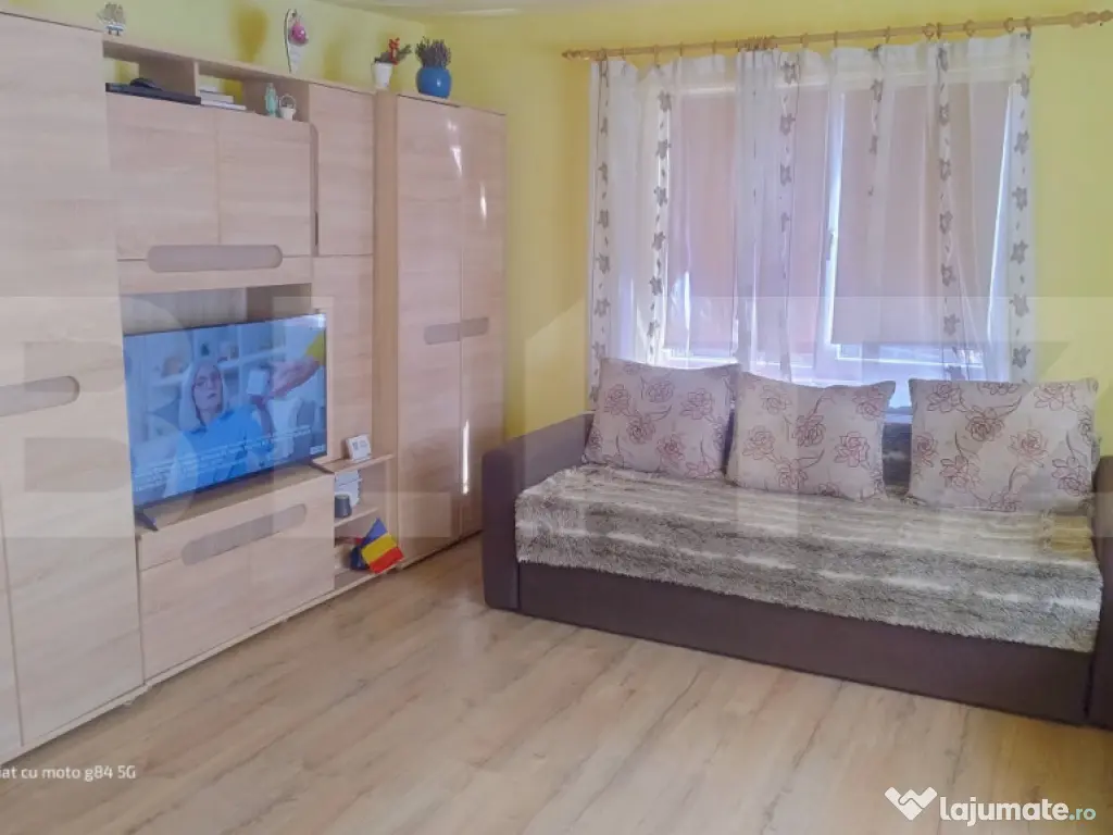 Casă cochetă 3 camere ,90 mp ,300 mp teren.Zonă liniști 