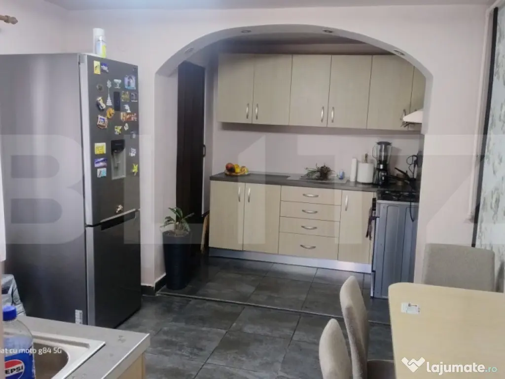 Casă cochetă 3 camere ,90 mp ,300 mp teren.Zonă liniști 