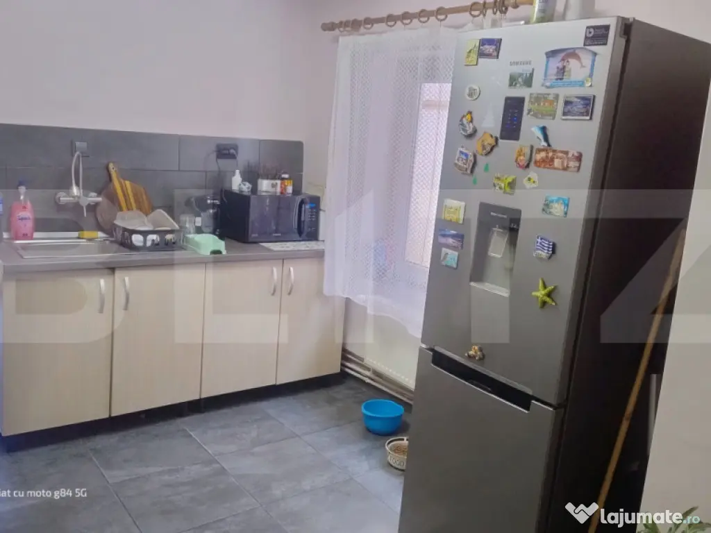 Casă cochetă 3 camere ,90 mp ,300 mp teren.Zonă liniști 