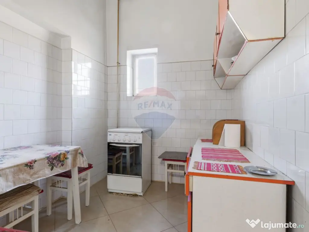 Apartament cu 4 camere 113 mp utili la curte Piata Catedr... 