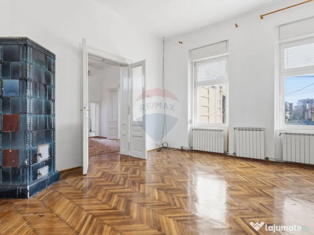 Apartament cu 4 camere 113 mp utili la curte Piata Catedr... 