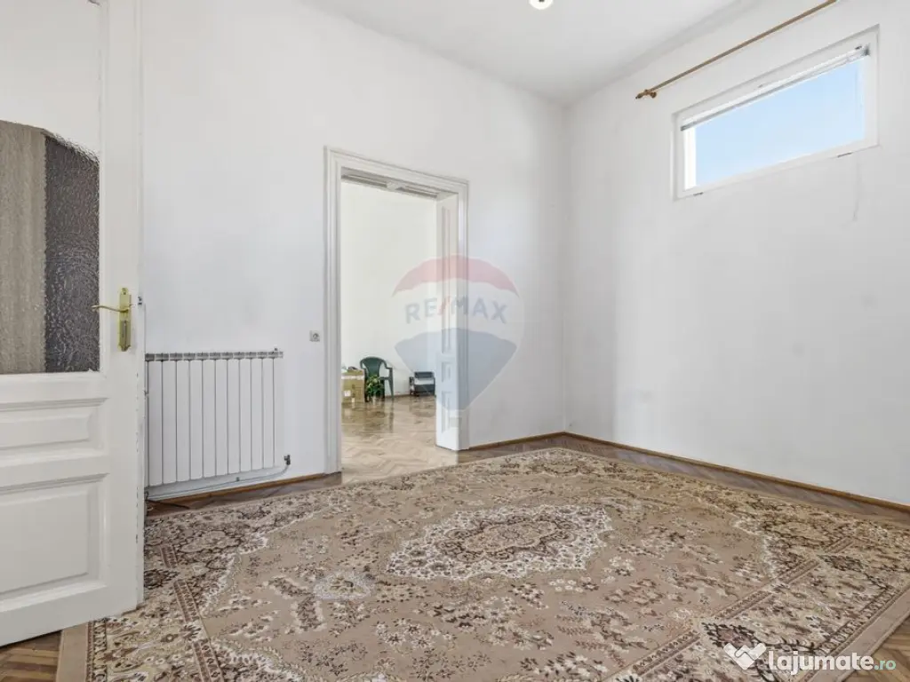 Apartament cu 4 camere 113 mp utili la curte Piata Catedr... 