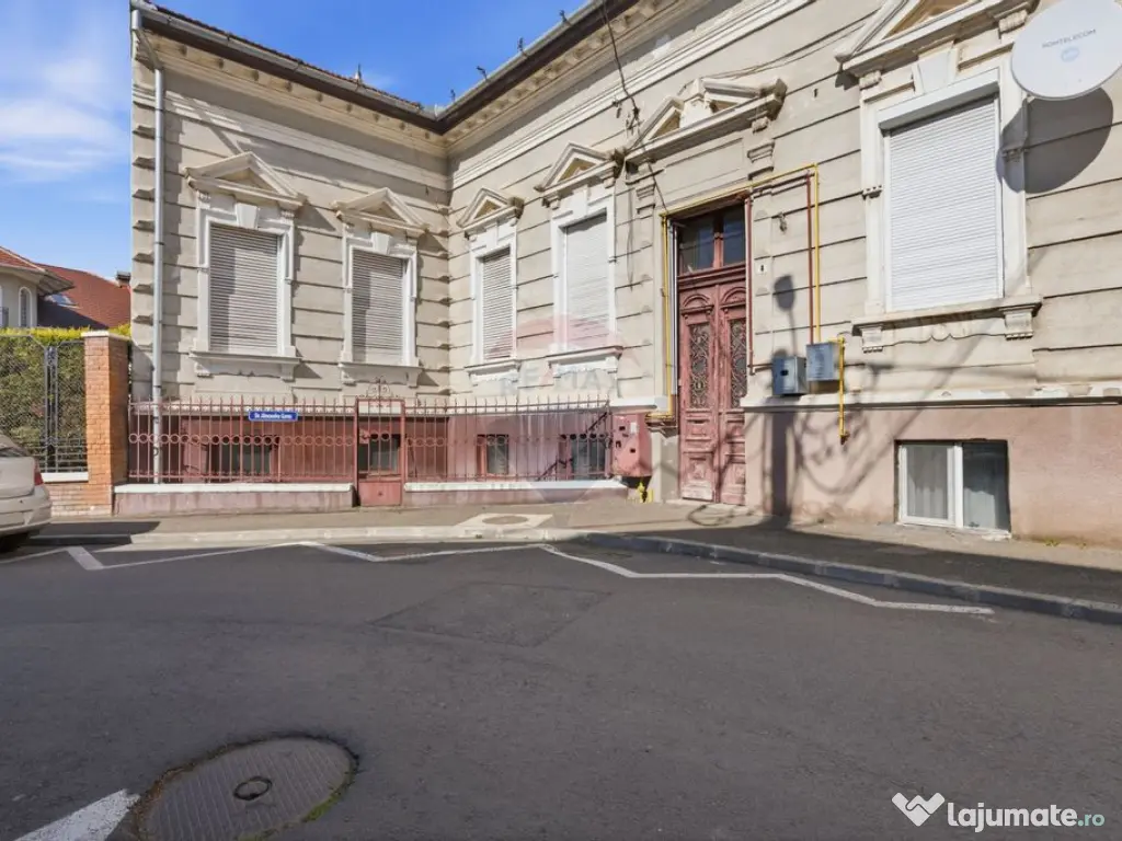 Apartament cu 4 camere 113 mp utili la curte Piata Catedr... 