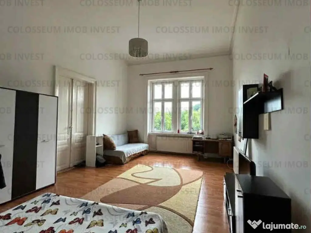 Apartament 2 camere, semidecomandat - zona Centru Istori 