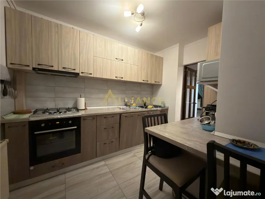 Apartament 3 camere de – Strada Izvorul Muresului 