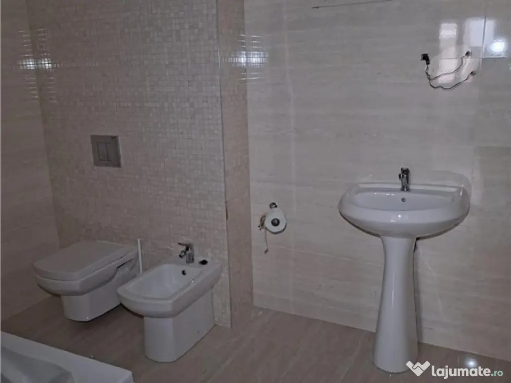 Apartament 2 camere, decomandat, 2 bai,Isaran,Tractorul 