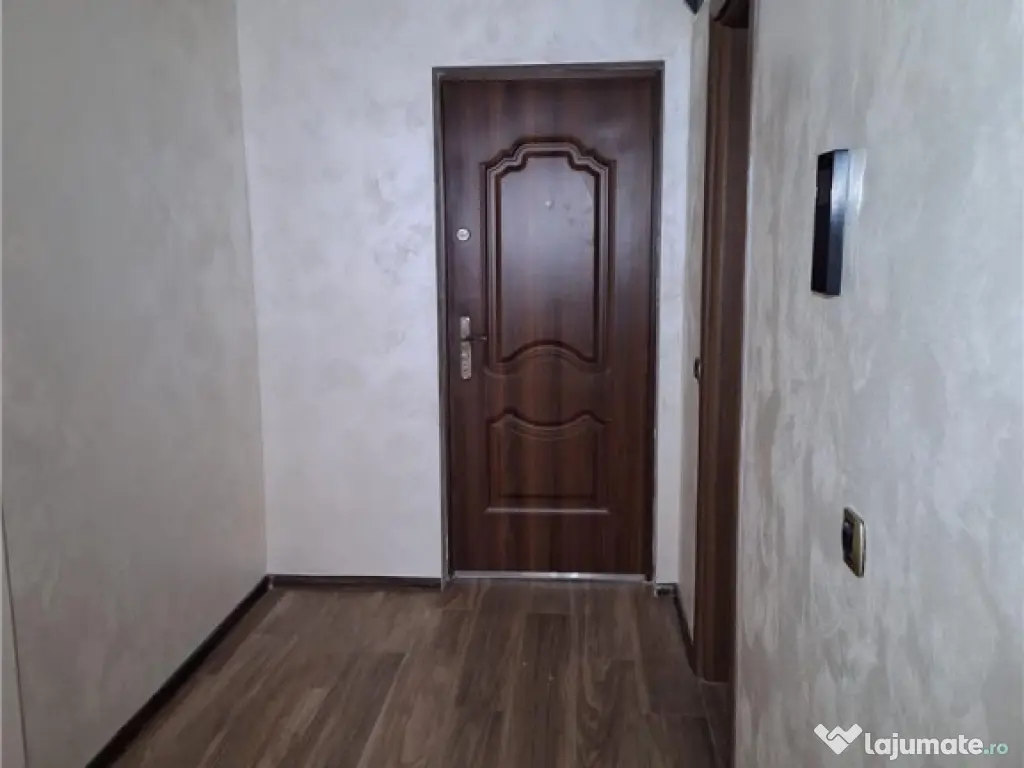 Apartament 2 camere, decomandat, 2 bai,Isaran,Tractorul 