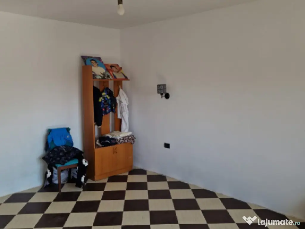 Casă de vânzare P+M, 184 mp – Castranova, Dolj 