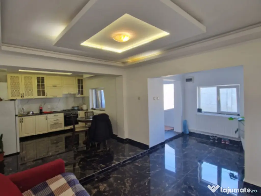 Casă de vânzare P+M, 184 mp – Castranova, Dolj 