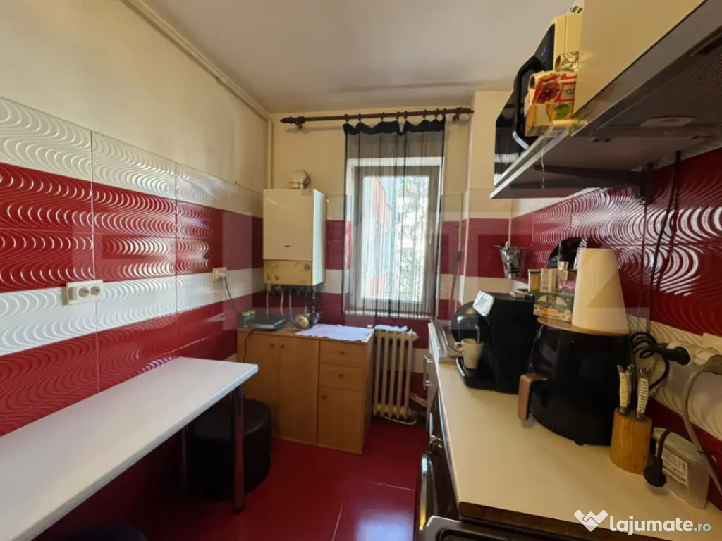 Apartament cu 2 camere decomandat in Simeria 