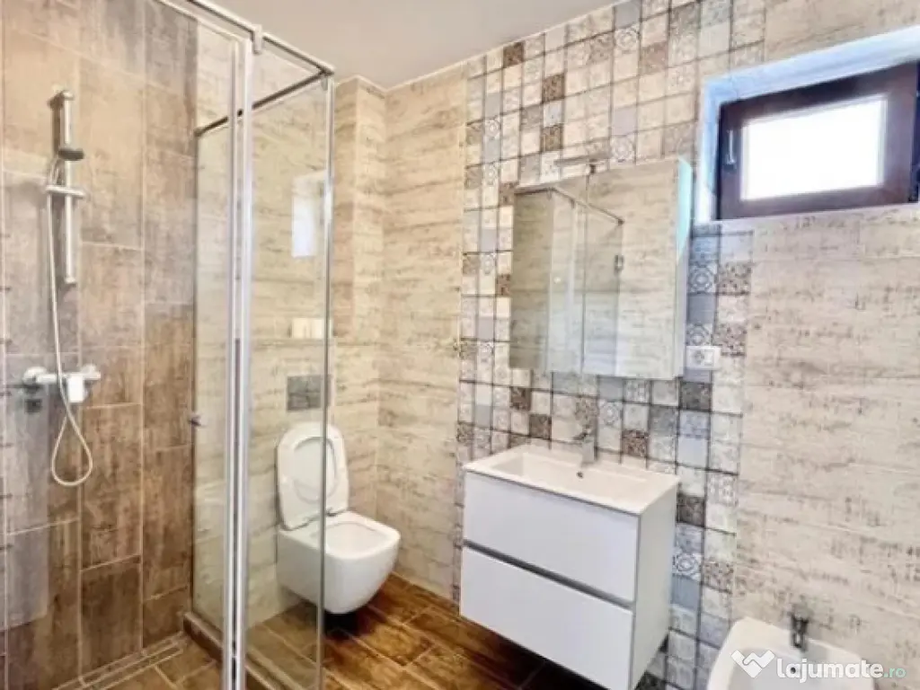 Apartament 3 camere, decomandat - zona Tractoru 