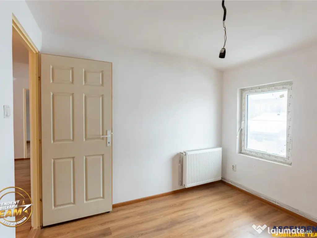 Accesibilitate si farmecul unei case cu garaj, locatie de re 