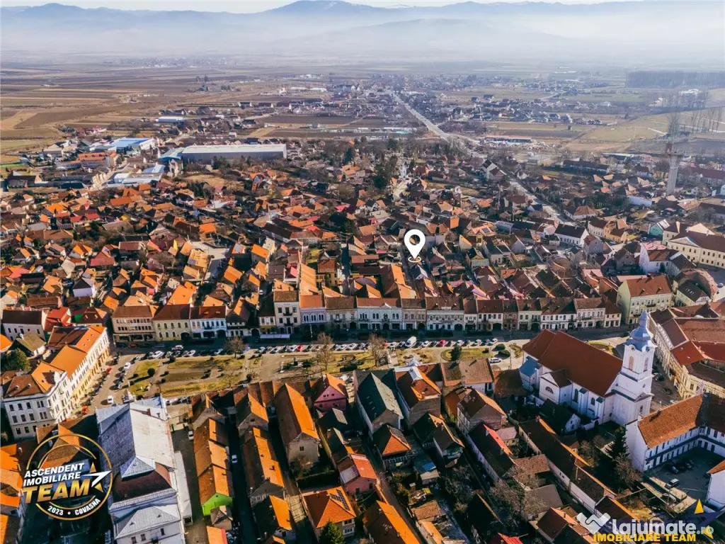 Accesibilitate si farmecul unei case cu garaj, locatie de re 