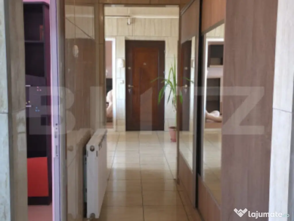 Apartament 3 camere decomandat M12 67 mp centrală proprie 