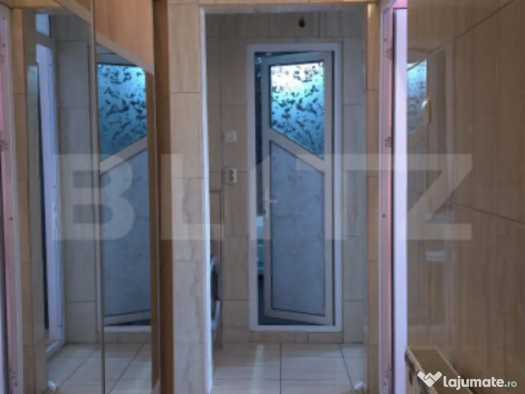 Apartament 3 camere decomandat M12 67 mp centrală proprie 
