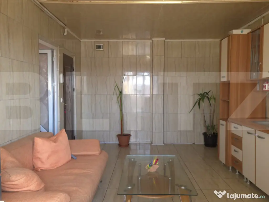 Apartament 3 camere decomandat M12 67 mp centrală proprie 