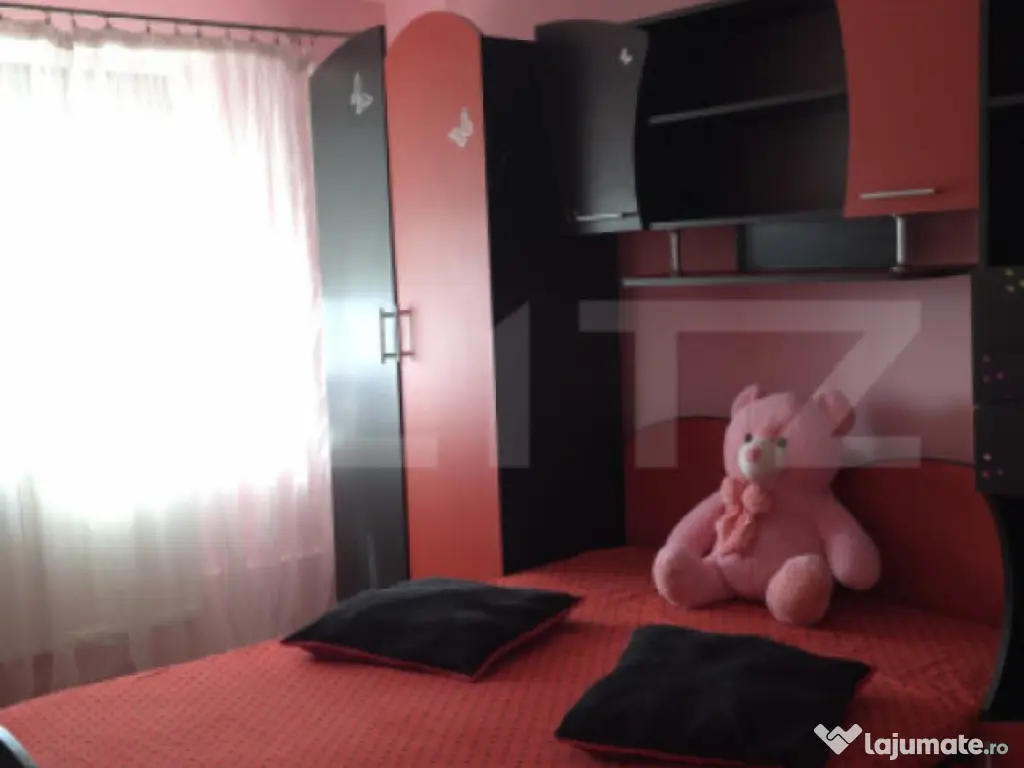 Apartament 3 camere decomandat M12 67 mp centrală proprie 