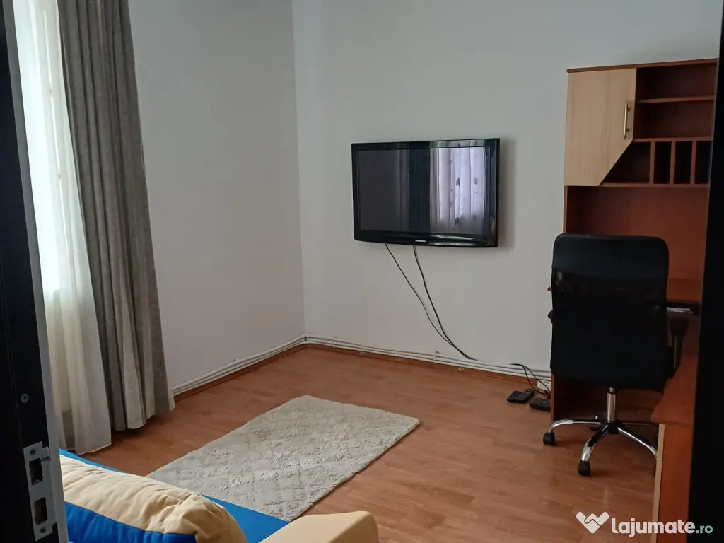 Proprietar, vând direct - apartament două cam./parter, cartier Gara/Caracal