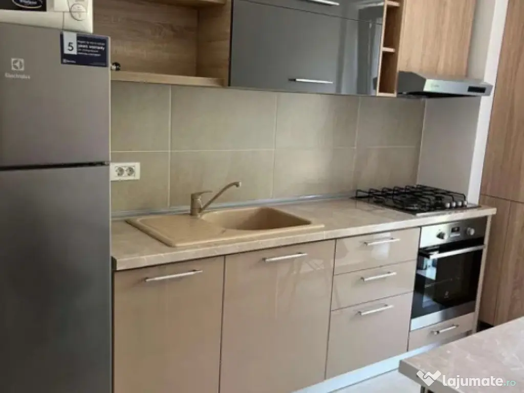 Studio mare de 50 mp in bloc nou, disponibil imediat, in zo 