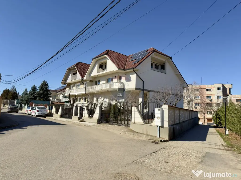 Casă / Vilă 8 camare cartier Beverly Hills Sanmartin 