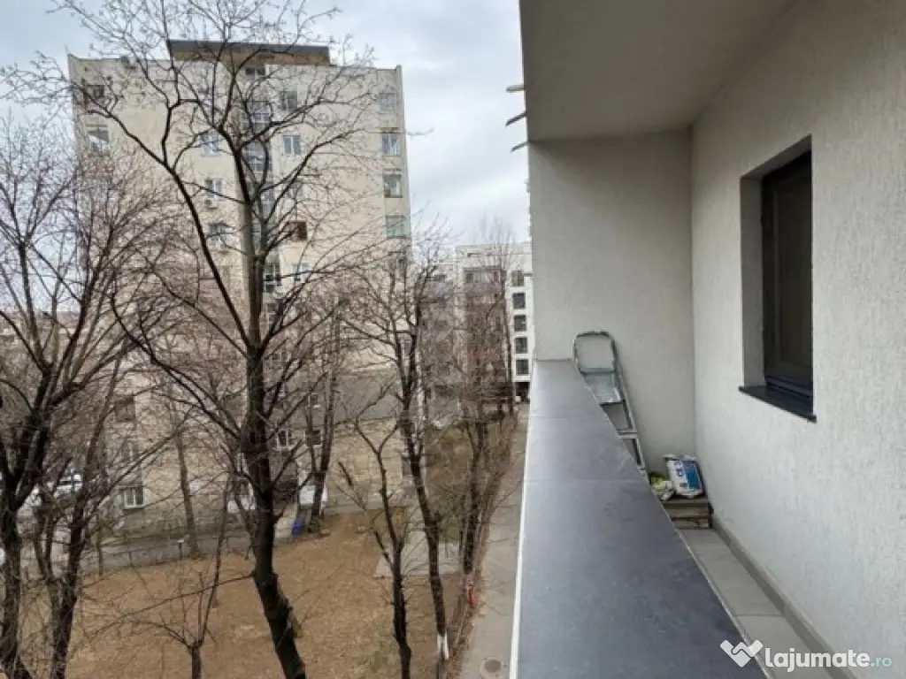 Piata sudului bloc nou etaj 4 