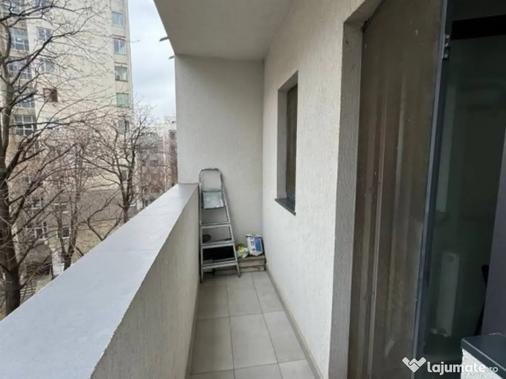 Piata sudului bloc nou etaj 4 