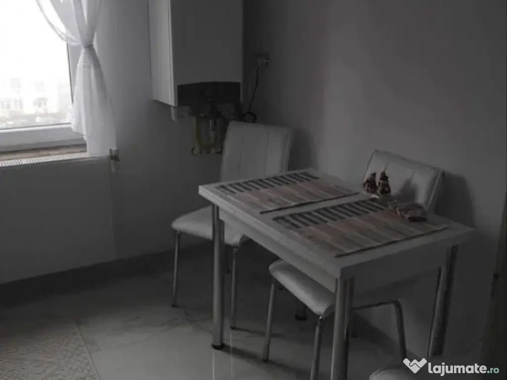 Apartament Cu 2 Camere Semidecomandate Etaj 3 - Zona Zamca 