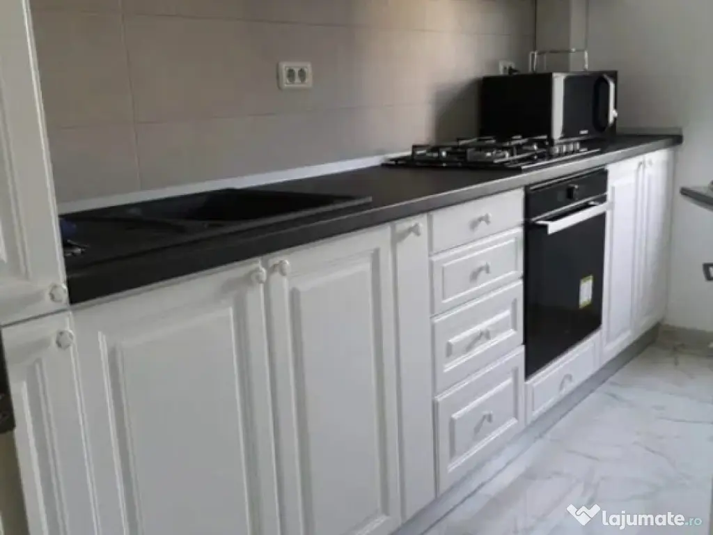 Apartament Cu 2 Camere Semidecomandate Etaj 3 - Zona Zamca 