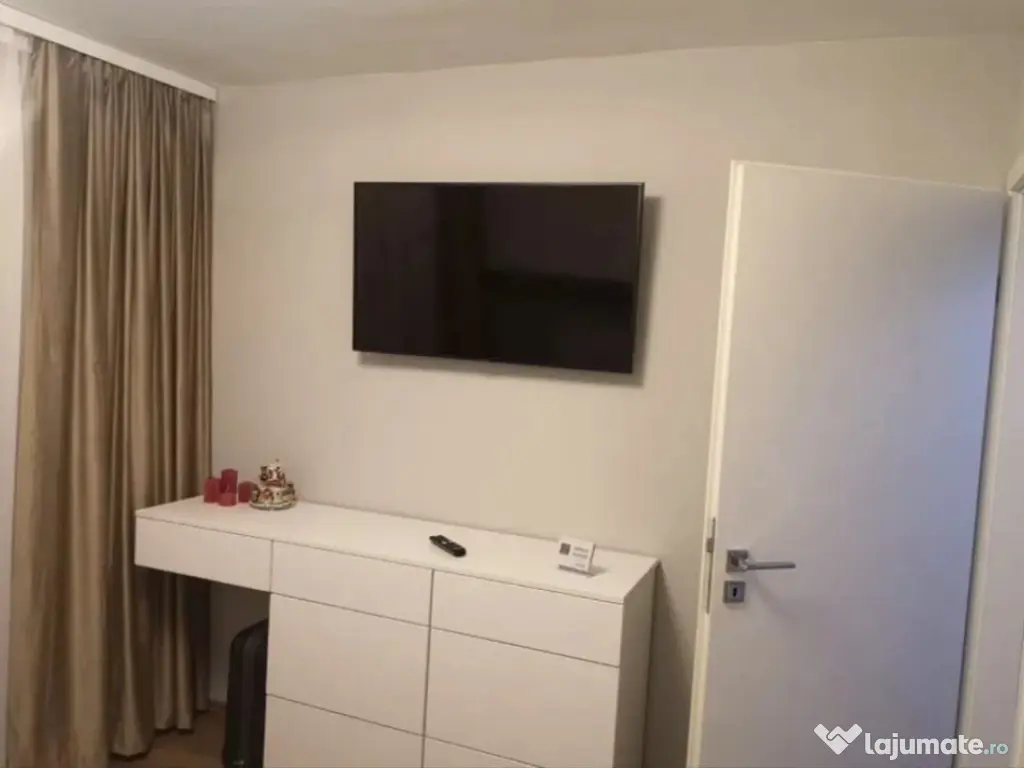 Apartament Cu 2 Camere Semidecomandate Etaj 3 - Zona Zamca 