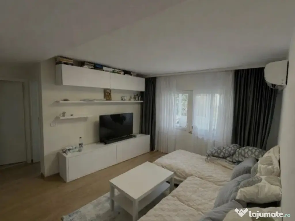 Apartament Cu 2 Camere Semidecomandate Etaj 3 - Zona Zamca 