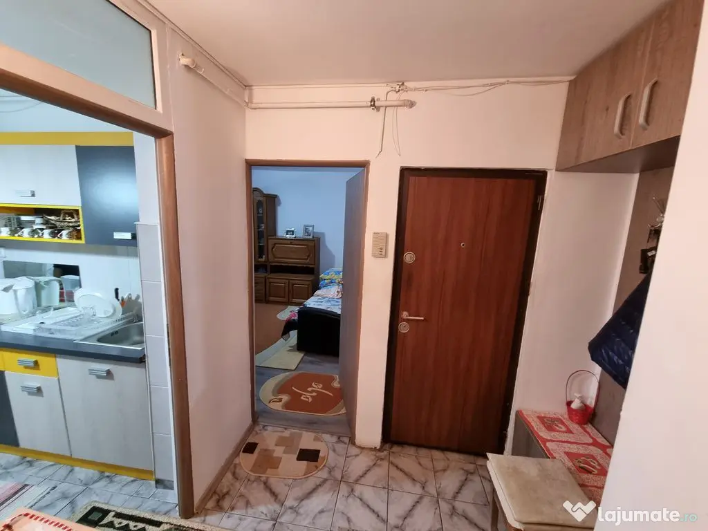 Faleza nord-apartament 2 camere decomandat cu gaze 