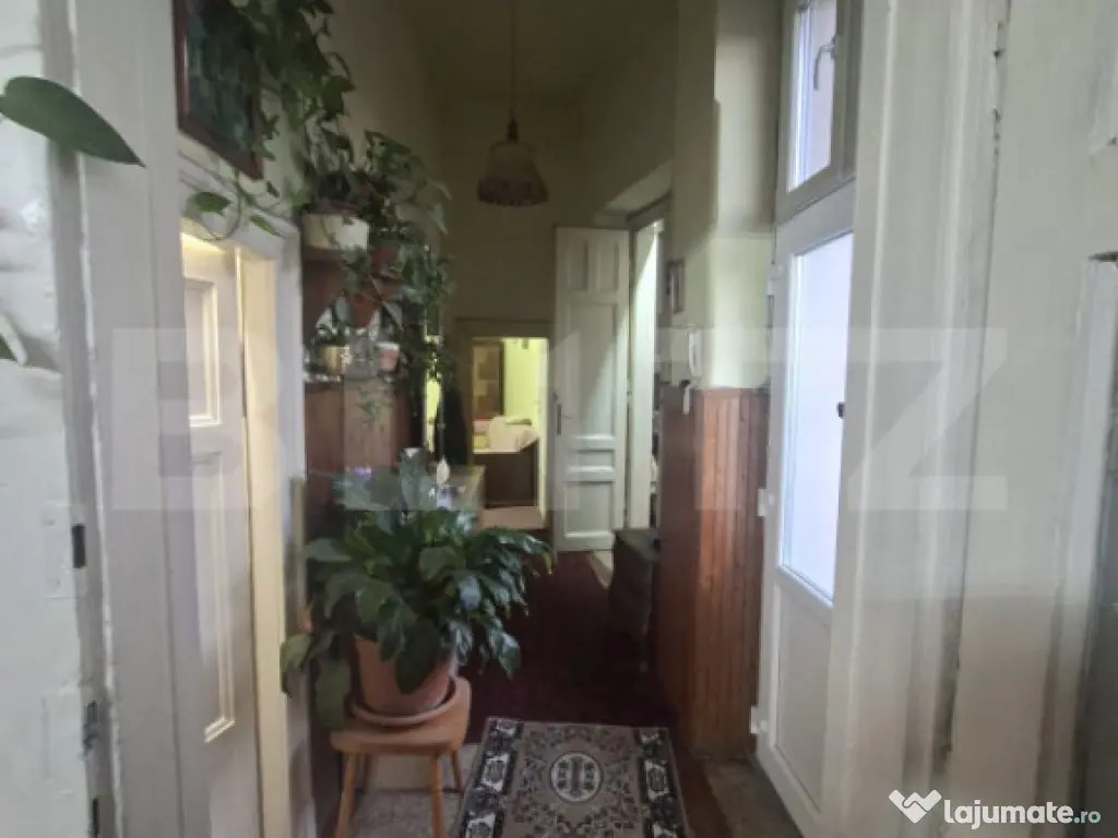 Apartament in cladire istorica, ultracentral, 4 camere 